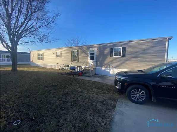 930 E Broadway St #135, North Baltimore, OH 45872