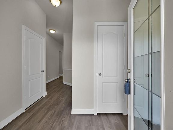 3rd image of 40510 Berylline Ln