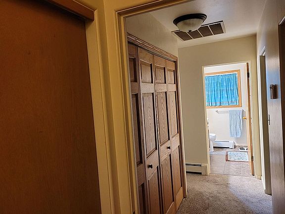 4th image of 511 W Illinois St