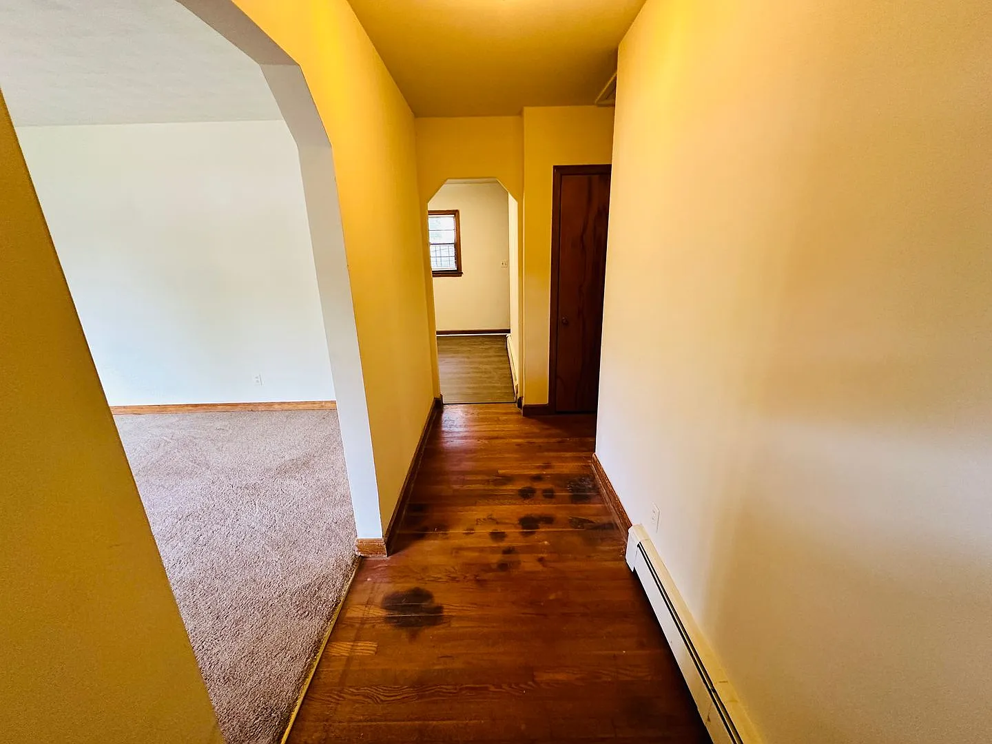 3 Bedroom 2 Bath House 1 Car Garage — Photo 3