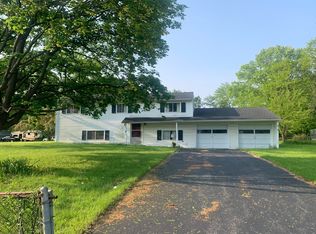 71 Thompson Rd, Rochester, NY 14623