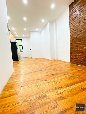 Rented by Bond New York | media 4