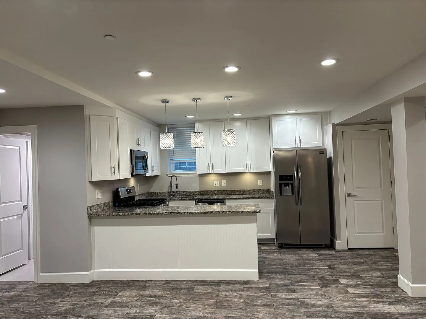 1445 Oak St NW — Photo 1