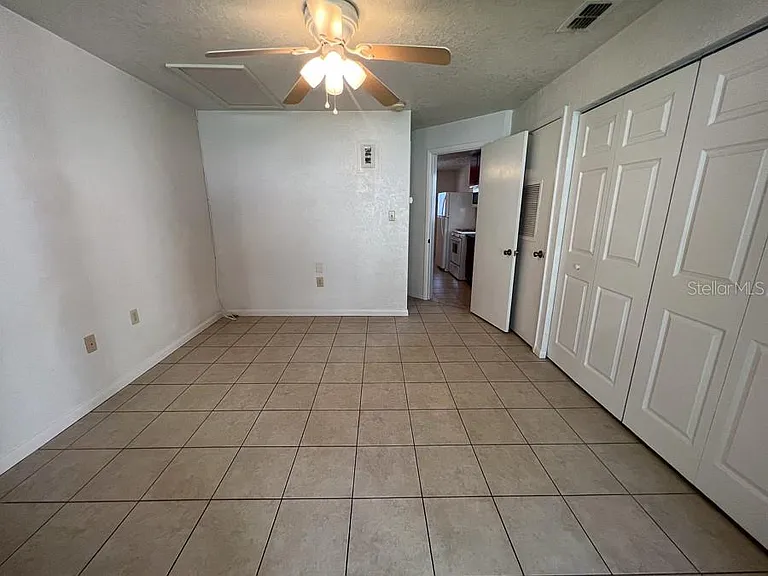 1406 SW 18th Pl #2 — Photo 10