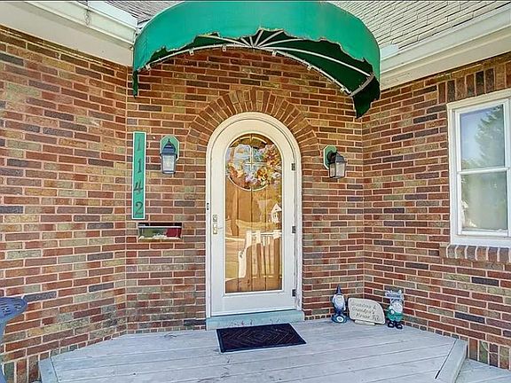 5th image of 1142A Irving Ave