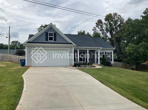202 N Toria Dr, Statesville, NC 28625