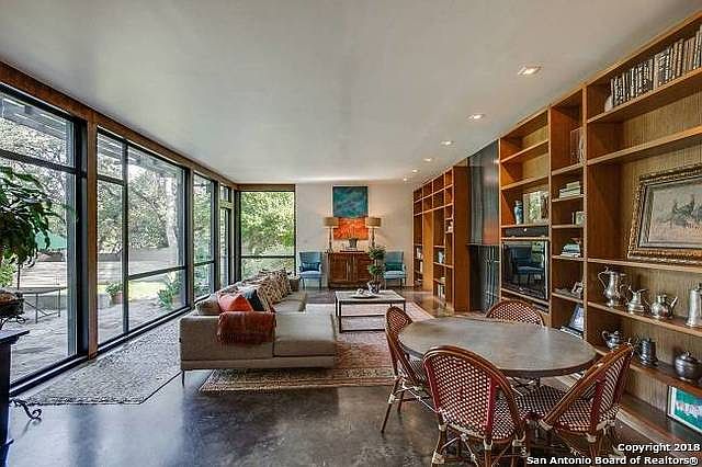 1st image of 302 Castano Ave