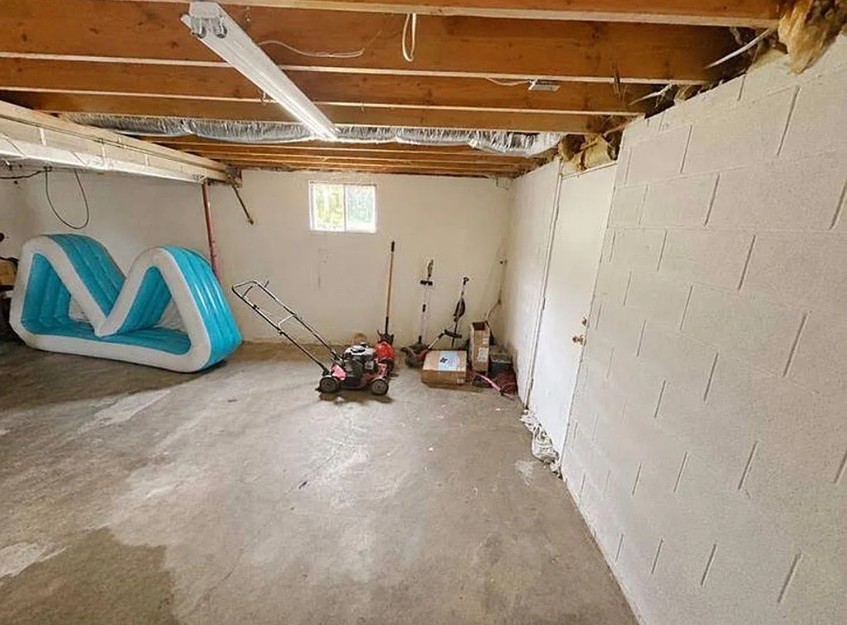 3 bed, 1.0 bath, $1,300 — Photo 3