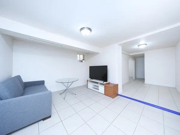 2166 West 9th Street image 4 of 27