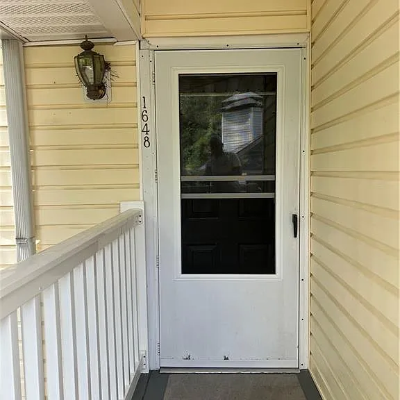 1648 Raleigh Cir SE — Photo 1