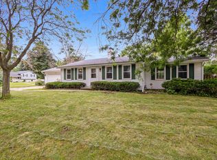 2433 Deer Trl, Green Bay, WI 54302