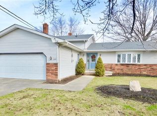 2185 Bassett Rd, Westlake, OH 44145
