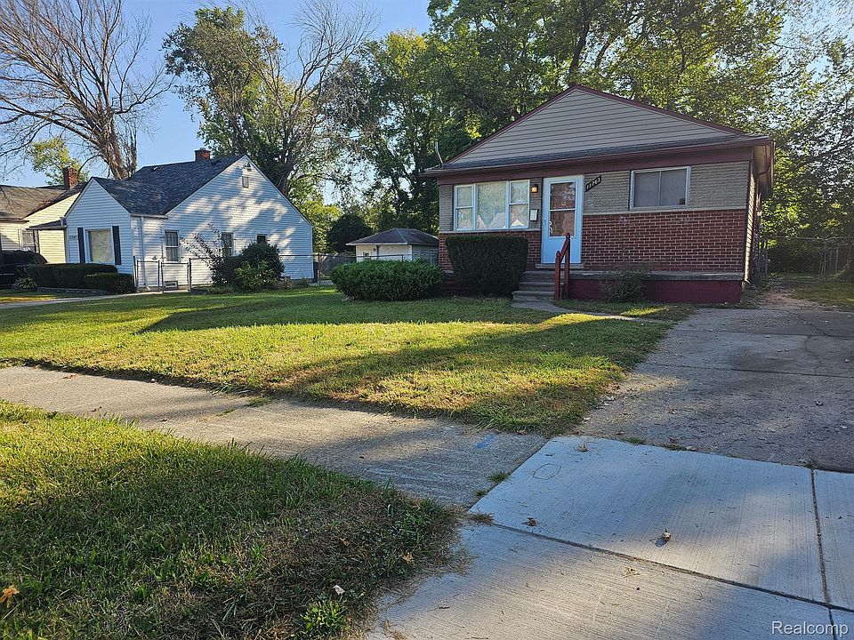 1st image of 11763 W Outer Dr