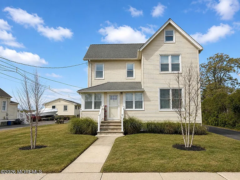 46 Riverdale Ave #FRONT — Photo 1