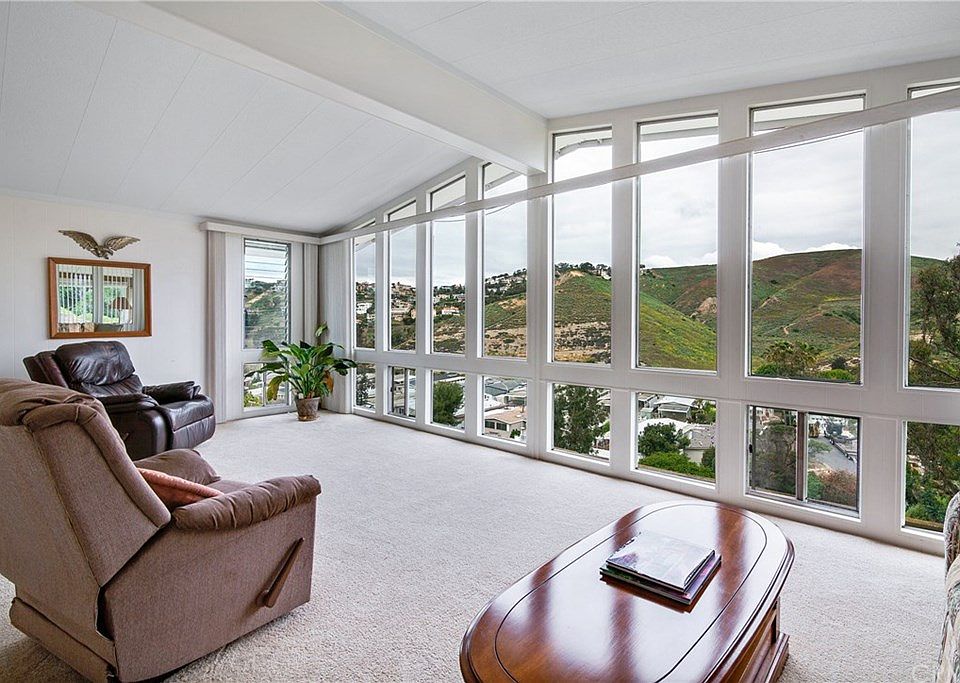 1st image of 75 Mira Adelante