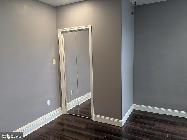 539 W Olney Ave — Photo 15