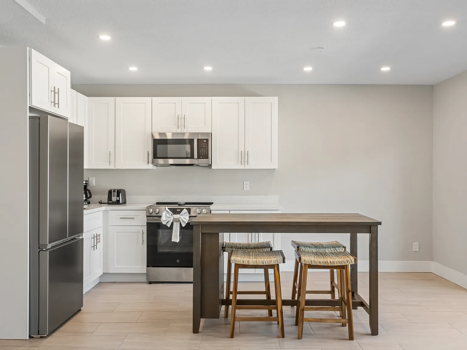 1 bed, $3,050 — Photo 4