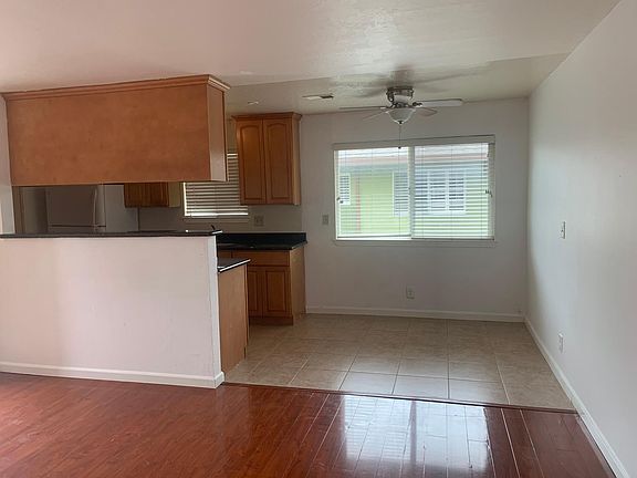 3rd image of 205 Coy Dr APT 4