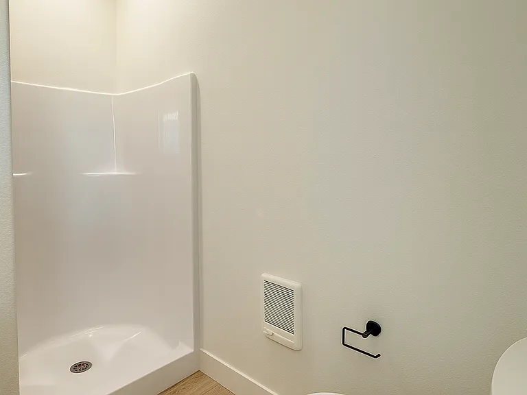 470 NW Fir Ave #201 — Photo 6