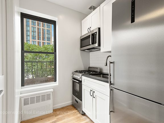 2nd image of 402 E 78th St APT 33