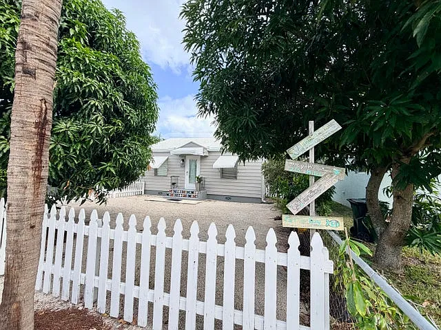 2 bed, 690 sqft, $2,595 — Photo 2