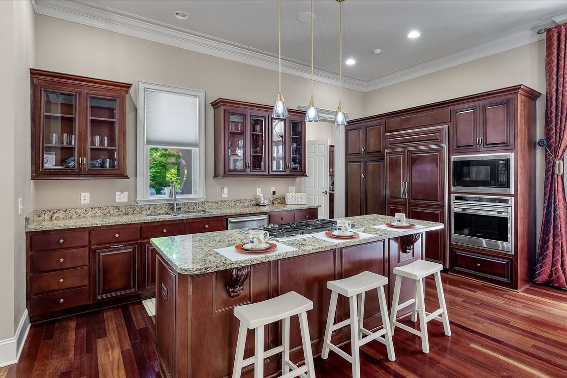 next background image