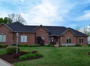 1018 Staylit Ct, Bellbrook, OH 45305