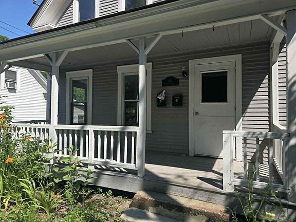 4th image of 96 Maple St #B