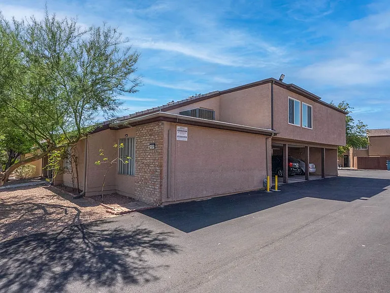 1501 Living Desert Dr #D — Photo 27