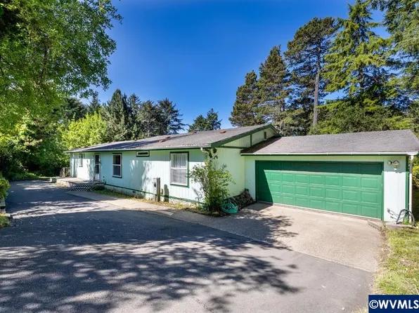 8314 NW Seal Rock St, Seal Rock, OR 97376