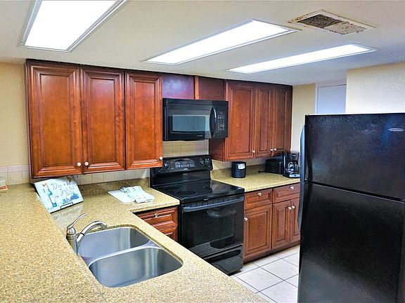 3rd image of 500 Padre Blvd #509