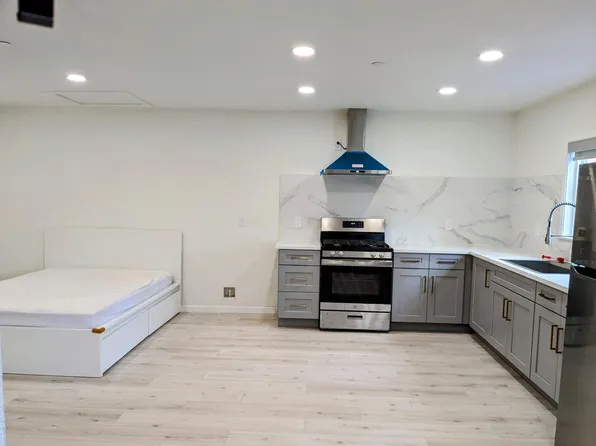 10513 Glencoe Dr, Cupertino, CA 95014
