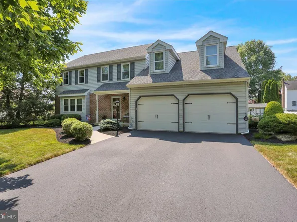 1106 Hickory Ln, Reading, PA 19606