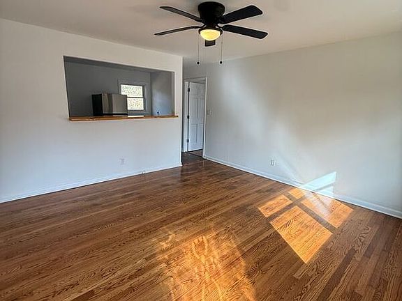 3rd image of 1023 Pine Valley Dr
