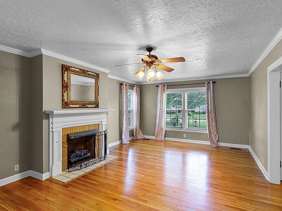 1907 S College St, Trenton, TN 38382 MLS 233174 Zillow