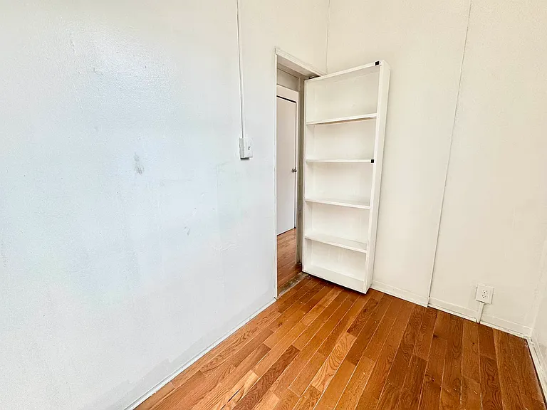 122 31st St #1R — Photo 18