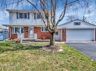 1323 Wellesley Dr, Mount Clemens, MI 48043