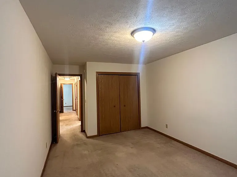 2714 Wyndham Ct — Photo 11