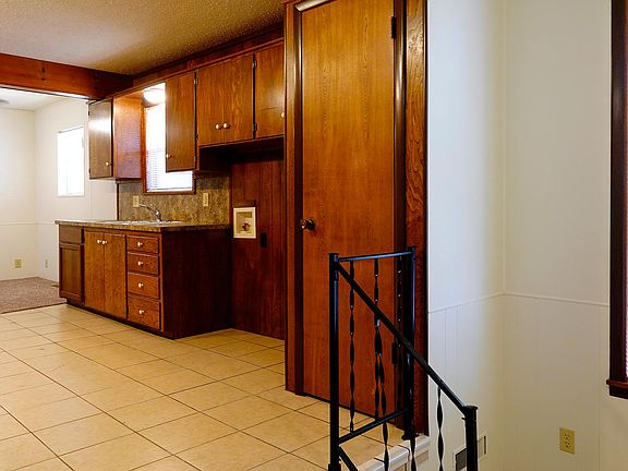 2nd image of 1006 E Park Ave