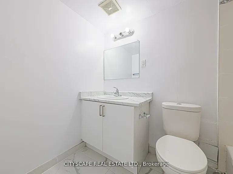 1442 Lawrence Ave W #816 — Photo 10
