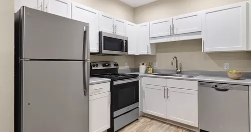 Renovated Style Apartment - Renaissance St. Andrews Apartment Homes