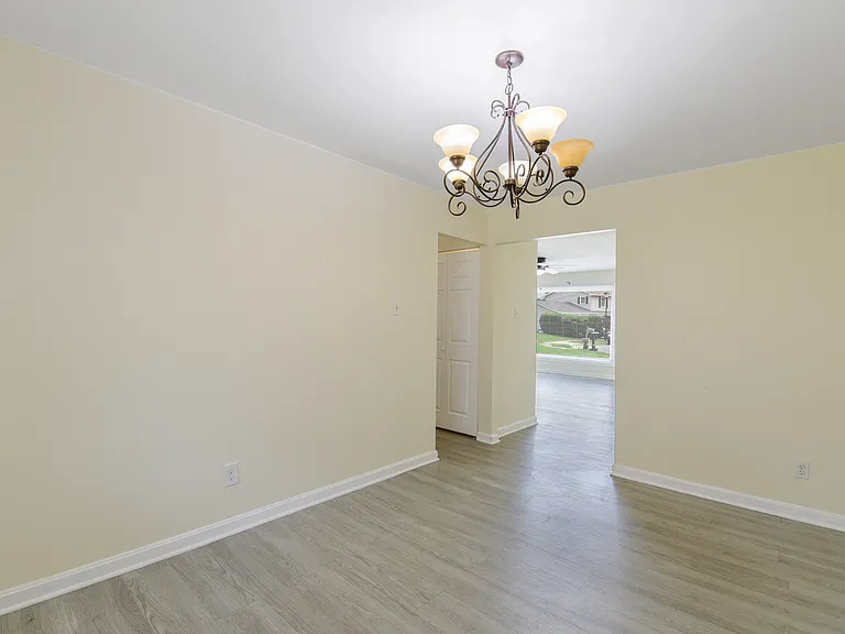 7822 Citadel Ct — Photo 6