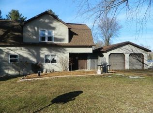 E6474 Symco Rd, Manawa, WI 54949