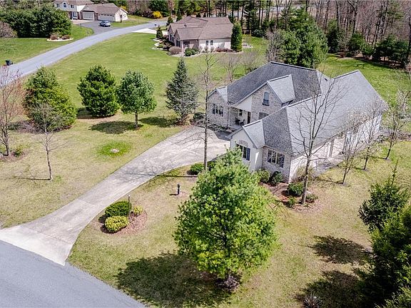 4th image of 72 S Red Oak Ter