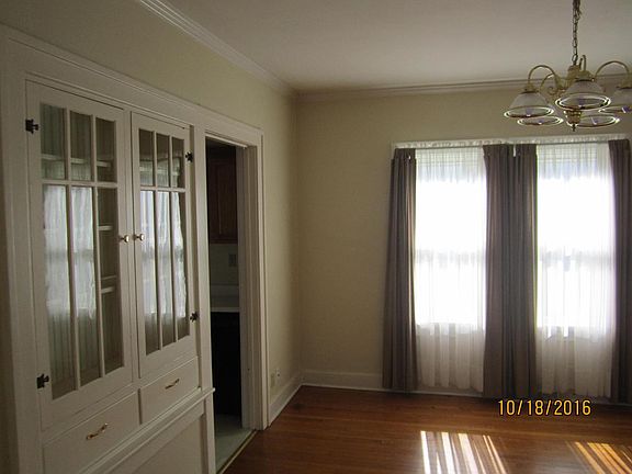 5th image of 1222 Holly Ave