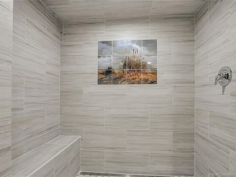 64 NE Acacia Trl — Photo 17