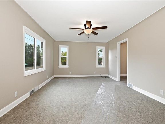 3rd image of 69 E Calvary Rd