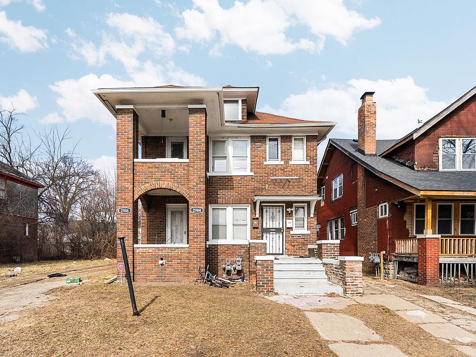 1st image of 2984 Leslie St