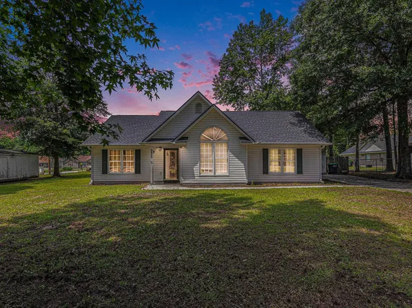 3429 Mishoe St., Loris, SC 29569