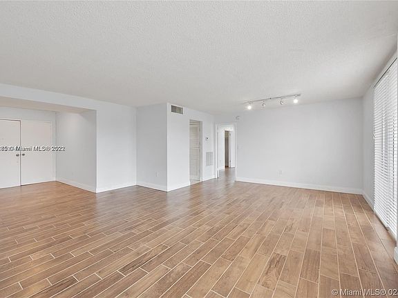 3rd image of 9800 W Bay Harbor Dr APT 304